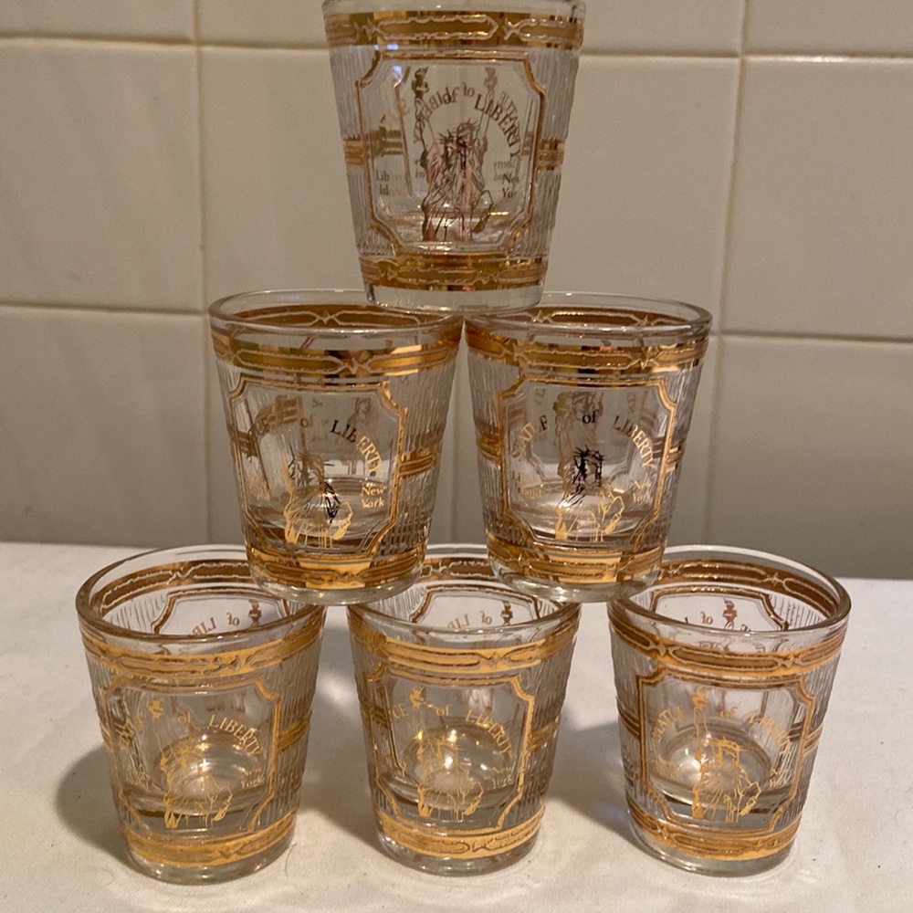 Vintage Statue of Liberty culver  gold accent souvenir shot glass